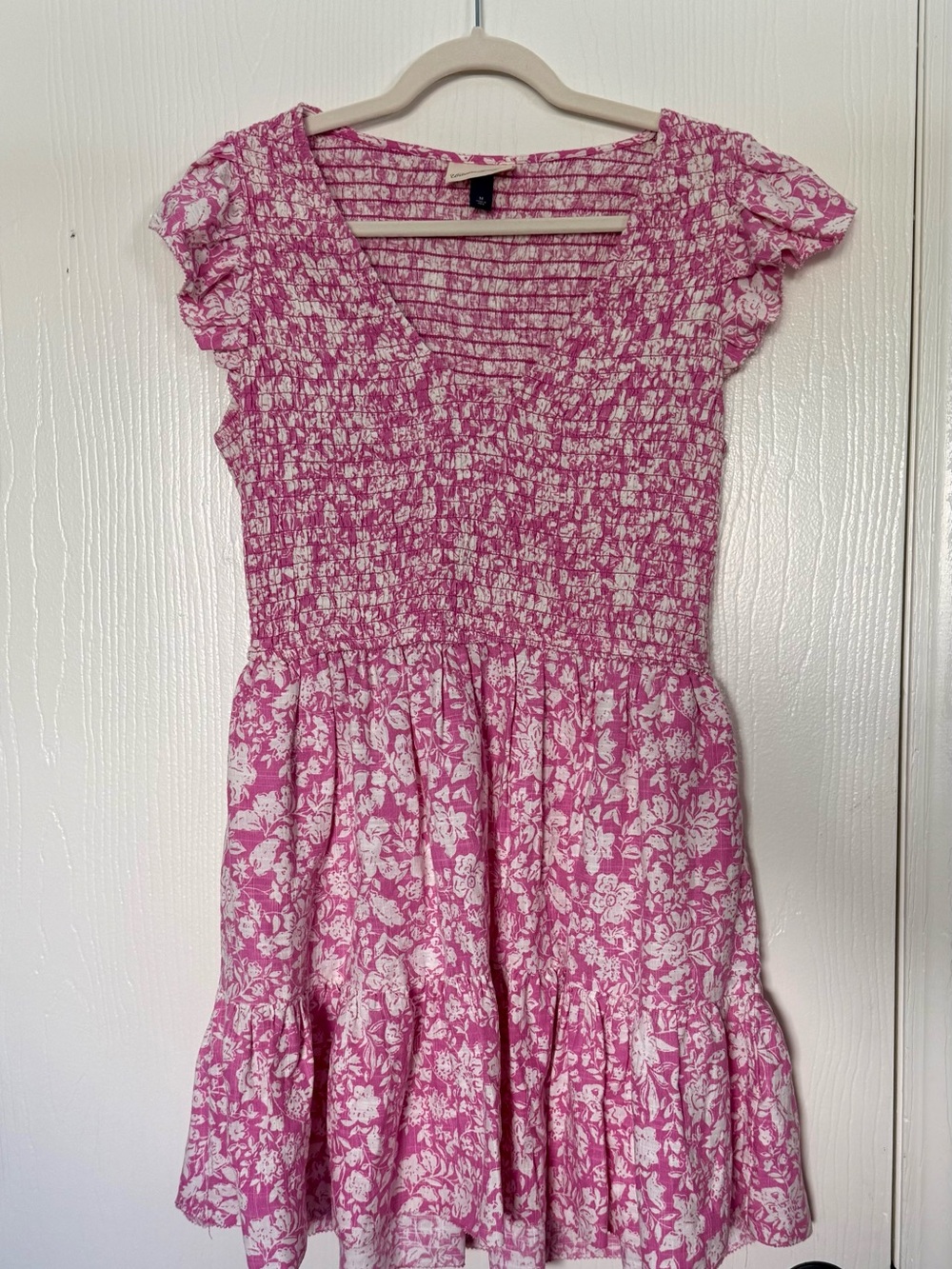 Universal Thread Pink and White Floral Smocked Top